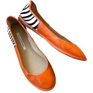 Diane Von Furstenberg Leather Calf Hair Flats
Size 10